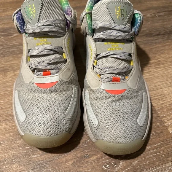 D.O.N. Issue #3 GCA 'Autism Speaks adidas men’s basketball sneaker - Picture 2 of 6